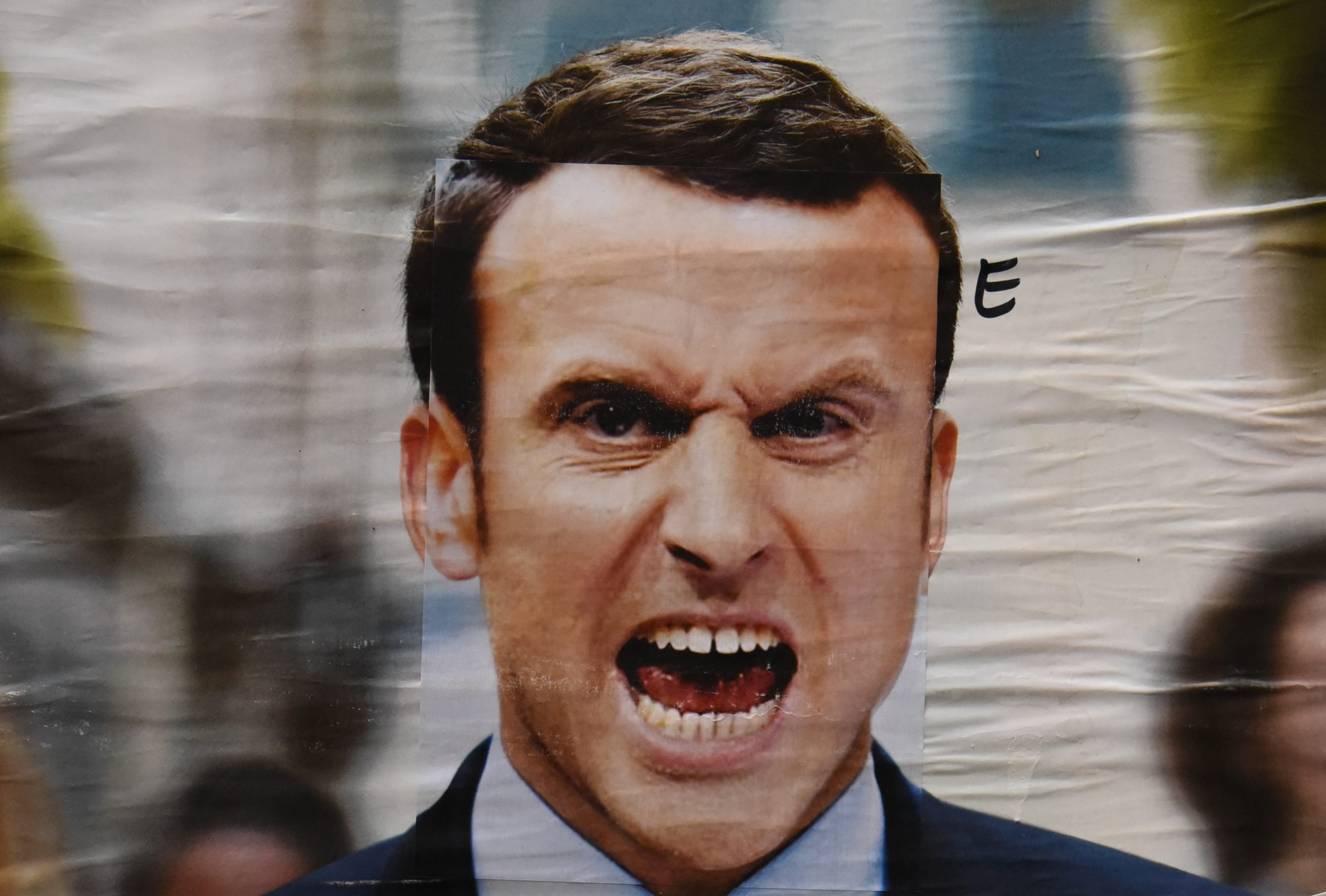 Emmanuel Macron se prend pour Charlemagne