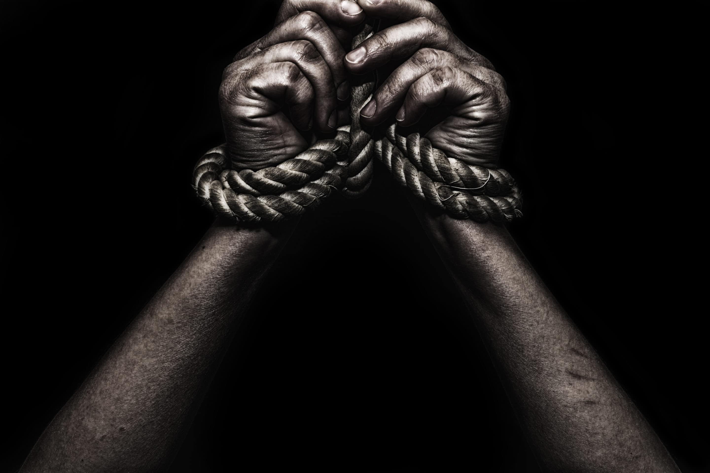 Trafic d’êtres humains en Libye : quand l’Union européenne encourage l’esclavage!
